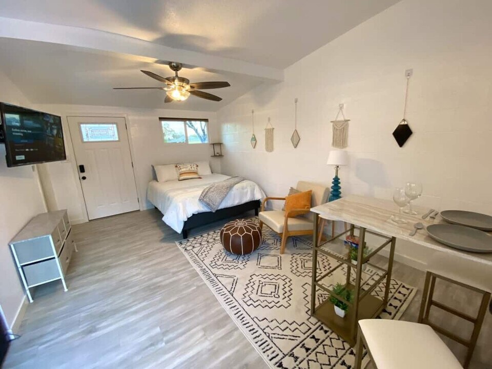 1201 E Moreland St, Unit Unit #2 in Phoenix, AZ - Foto de edificio