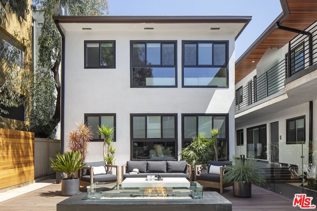 1267 Laurel Ave in West Hollywood, CA - Building Photo