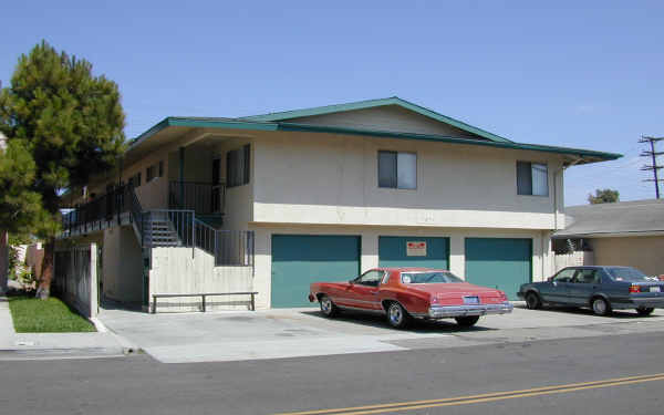 17092 A Ln in Huntington Beach, CA - Building Photo - Building Photo