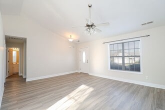 3007 Laurel Creek Ln in Monroe, NC - Foto de edificio - Building Photo