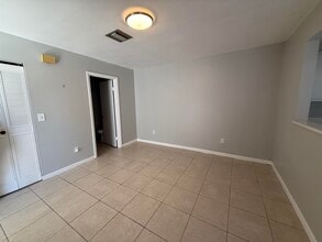 11904 Basin St S in Wellington, FL - Building Photo - Building Photo