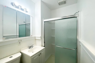 5836 Phillips Ave, Unit Apt1 in Pittsburgh, PA - Foto de edificio - Building Photo