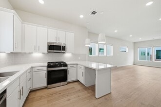 3073 Hicks St in Houston, TX - Building Photo - Building Photo