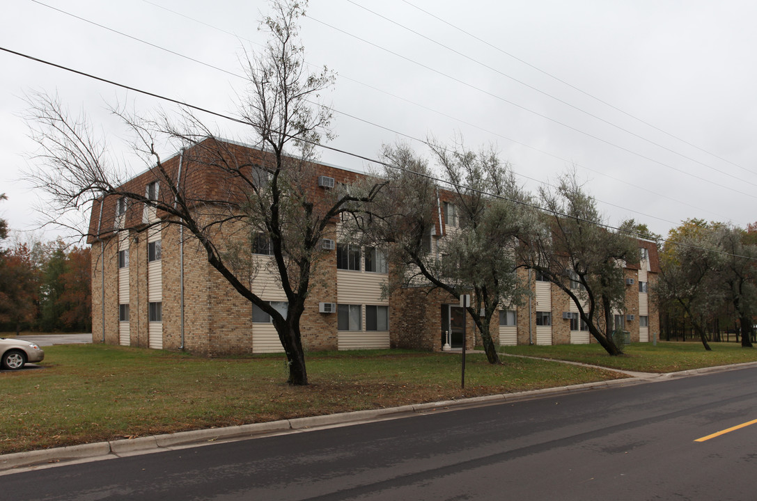 Martin Estates in Becker, MN - Building Photo