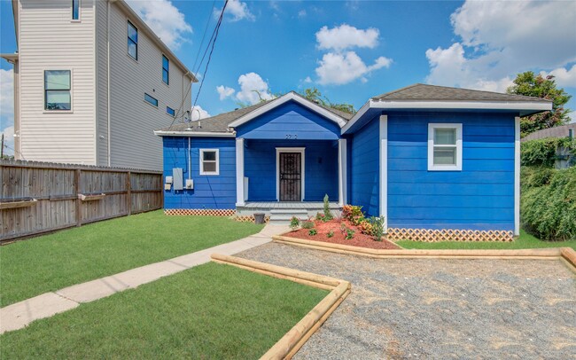 property at 2712 Link Rd