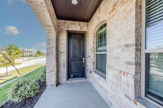 6592 Iron Horse Blvd in North Richland Hills, TX - Building Photo - Building Photo