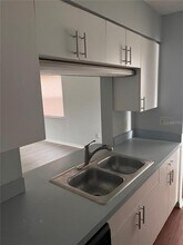 10340 Kidron Ave in Englewood, FL - Building Photo - Building Photo