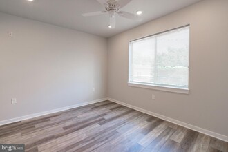 644 N 38th St-Unit -UNIT B in Philadelphia, PA - Foto de edificio - Building Photo
