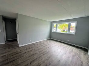 12 N Craig Pl in Lombard, IL - Building Photo - Building Photo