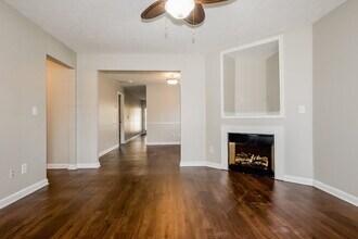 717 Douglass Cir in Mcdonough, GA - Foto de edificio - Building Photo