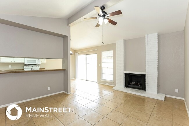 8807 Glen Shadow Dr in San Antonio, TX - Building Photo - Building Photo