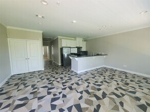 501 E Davis St in Conroe, TX - Building Photo - Building Photo