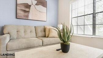 9835 Fredericksburg Rd, Unit 1324 in San Antonio, TX - Building Photo