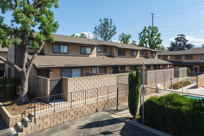 416 The Ter in Redlands, CA - Building Photo - Building Photo