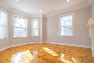 48 Green St, Unit 2 in Boston, MA - Building Photo - Building Photo