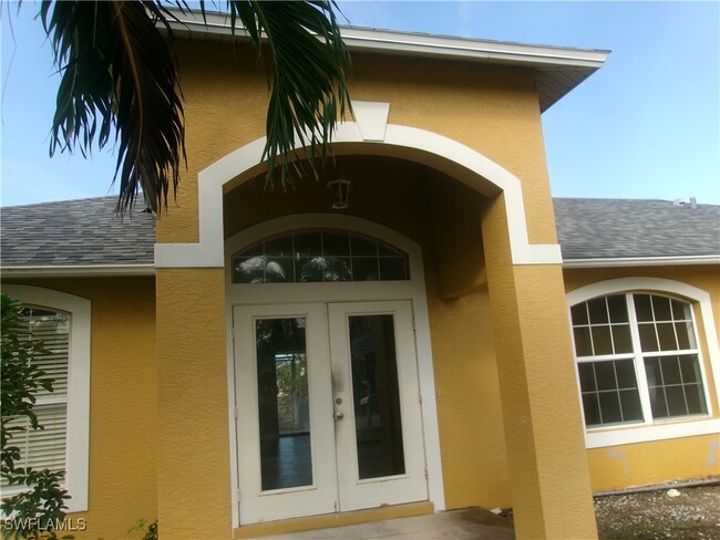 property at 634 SE 9th Ave