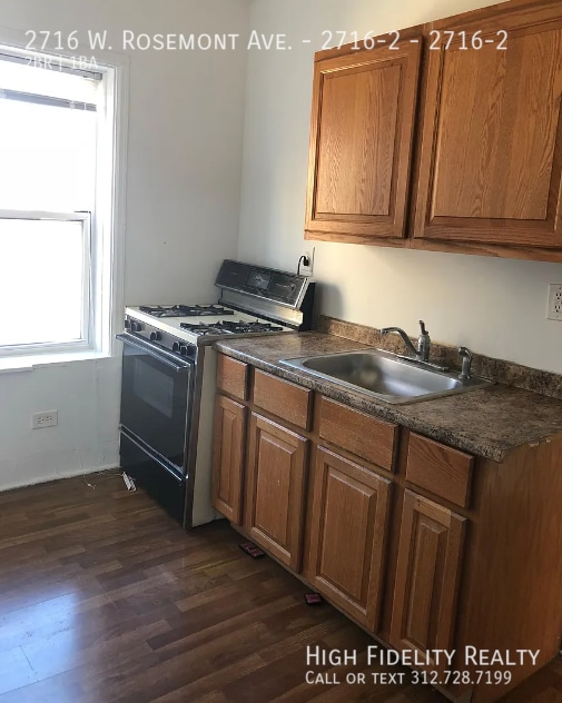 2716 W Rosemont Ave in Chicago, IL - Building Photo - Building Photo