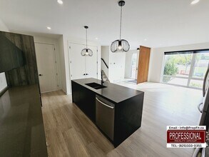16112 99 Av NW in Edmonton, AB - Building Photo - Building Photo