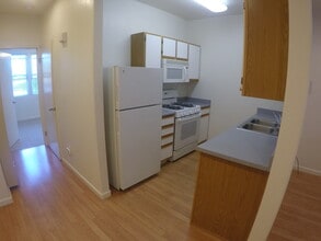 425 8th St, Unit #15 in Santa Rosa, CA - Building Photo - Building Photo