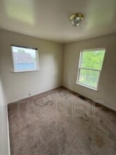 1526 Garland St in Flint, MI - Building Photo - Building Photo