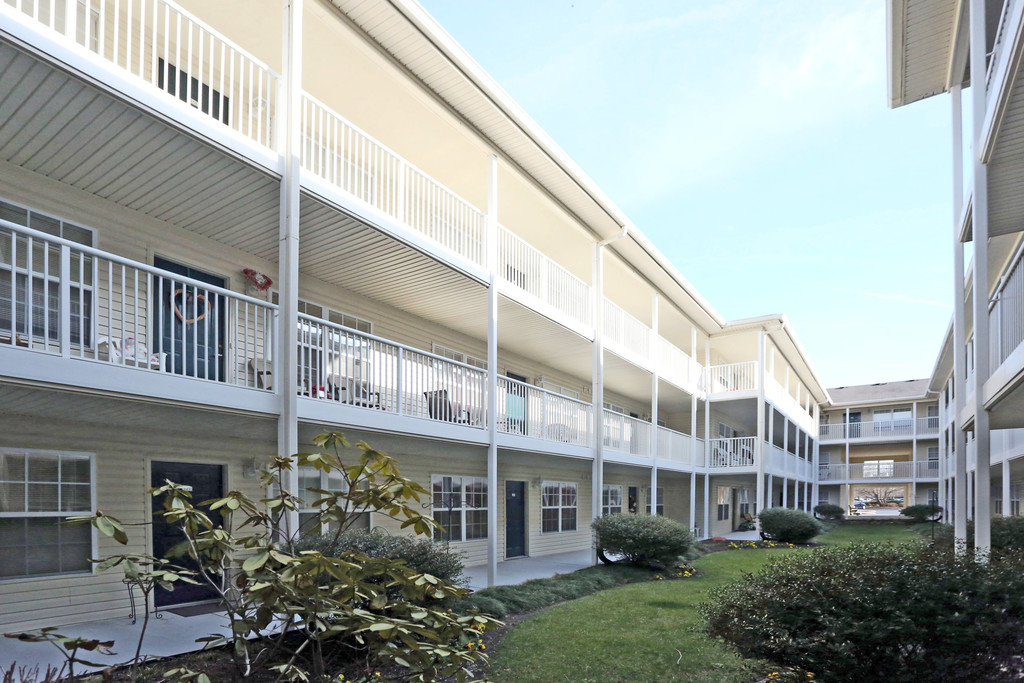 The Commons at Chesapeake AFTER 55+ Apartments Chesapeake, VA