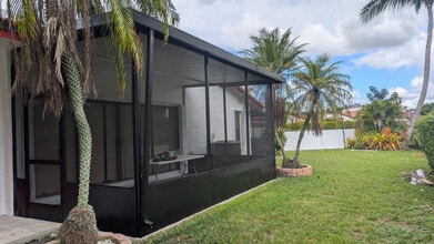 3635 NW 82nd Ave in Sunrise, FL - Building Photo - Building Photo