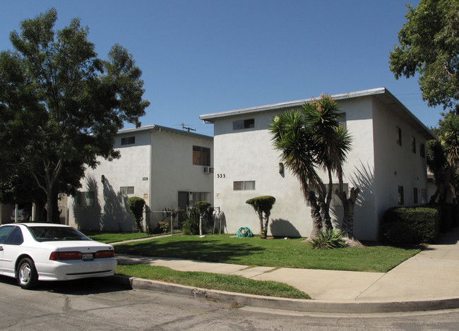 329-333 Harps St in San Fernando, CA - Building Photo - Building Photo