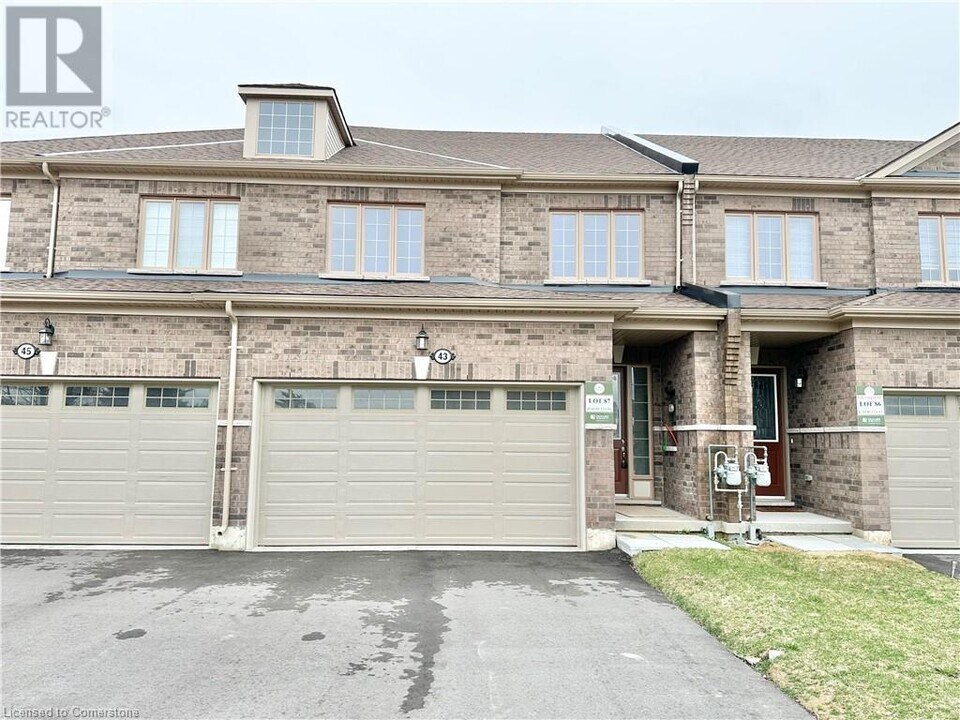 43 Beretta St in Tillsonburg, ON - Building Photo