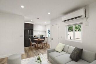 2561 W Ave 30, Unit 7 in Los Angeles, CA - Building Photo - Building Photo