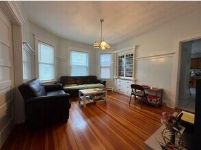 25 Hawthorne St in Malden, MA - Building Photo - Building Photo