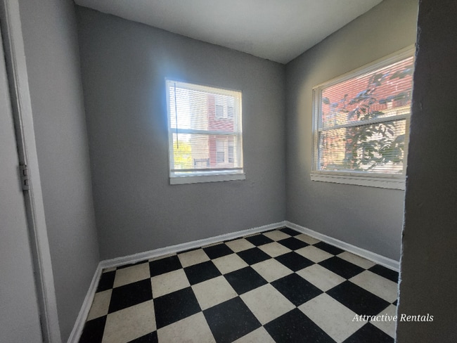 5903 W Huron St in Chicago, IL - Building Photo - Building Photo