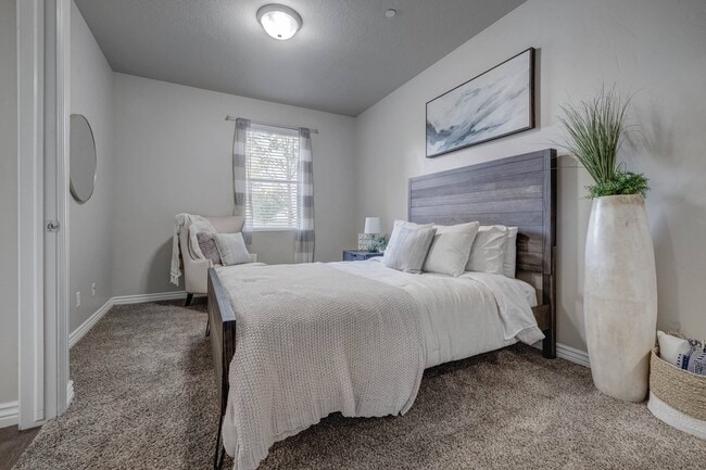 Pinnacle Highbury in West Valley City, UT - Building Photo - Building Photo