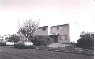 1945 NE Hillaire Dr Apartments