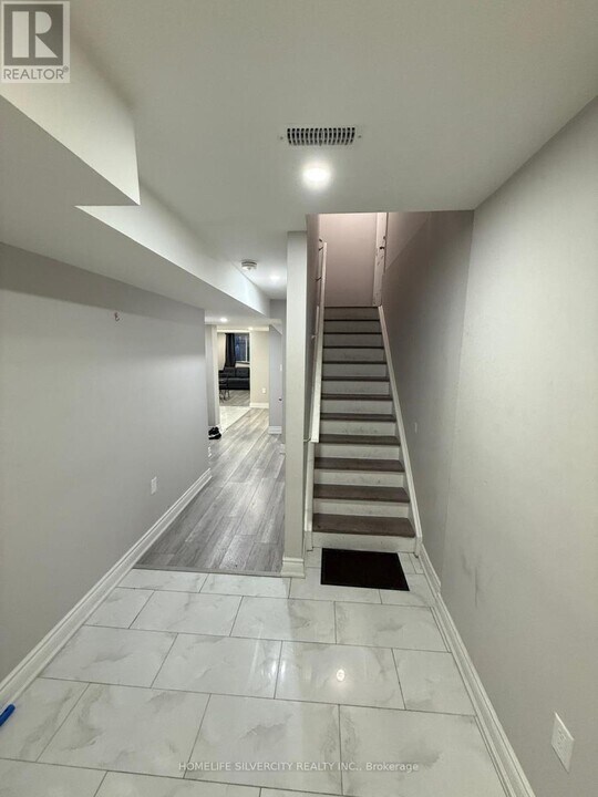 58 Lanark Cir in Brampton, ON - Building Photo