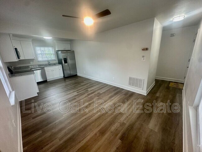 1606 Parks Ave in Virginia Beach, VA - Building Photo - Building Photo
