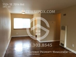 5324 SE 70th Ave in Portland, OR - Building Photo - Building Photo
