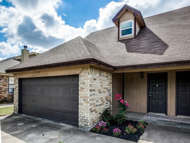 property at 7716-7718 Sable Ln
