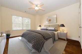 22 Creek Rd-Unit -# 101 in Halesite, NY - Building Photo - Building Photo