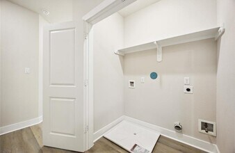 222 Canino Rd in Houston, TX - Building Photo - Building Photo