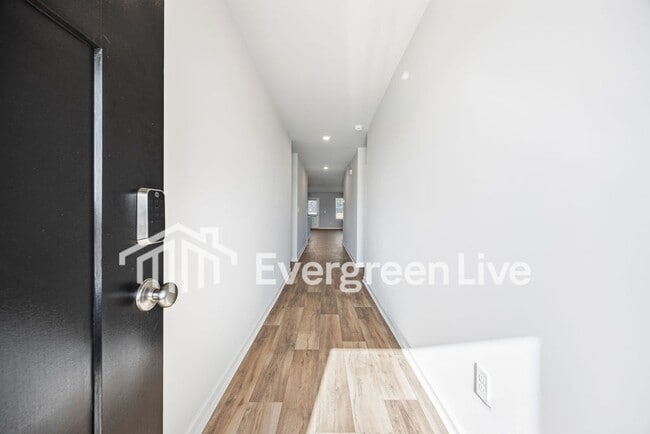 property at 1230 Willow Oaks Wy