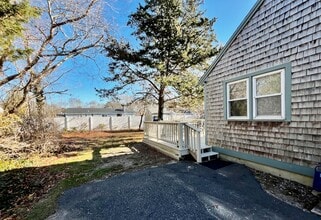 94 Cottonwood Ln in Centerville, MA - Building Photo - Building Photo