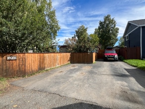 3209 Lois Dr in Anchorage, AK - Building Photo - Building Photo