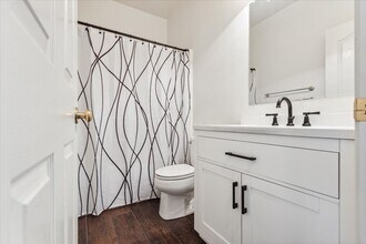 5409 Banfield Dr in Sacramento, CA - Building Photo - Building Photo