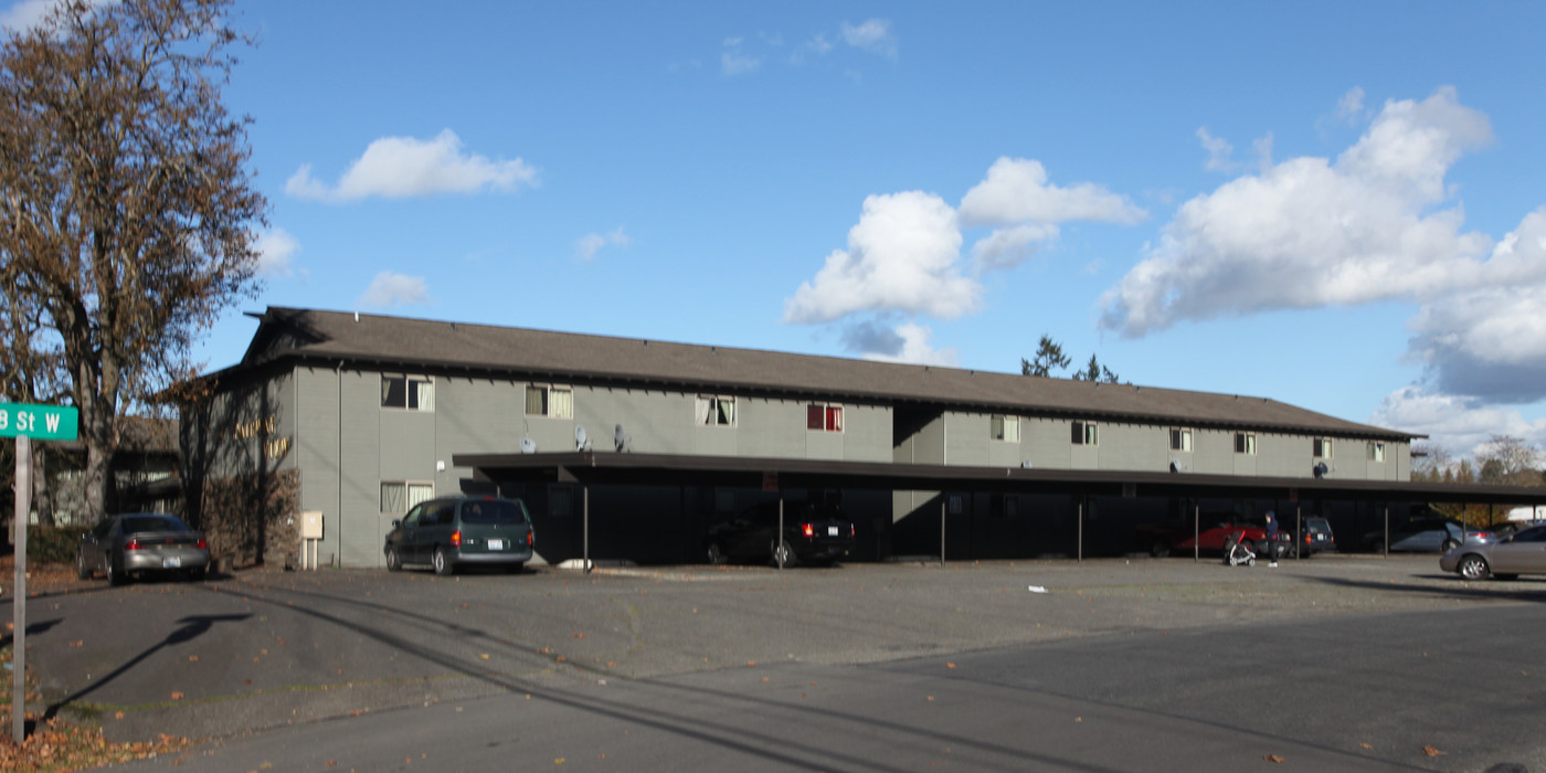 Fairway View in University Place, WA - Building Photo