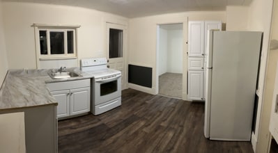 257 Thompson Ave in Donora, PA - Foto de edificio - Building Photo