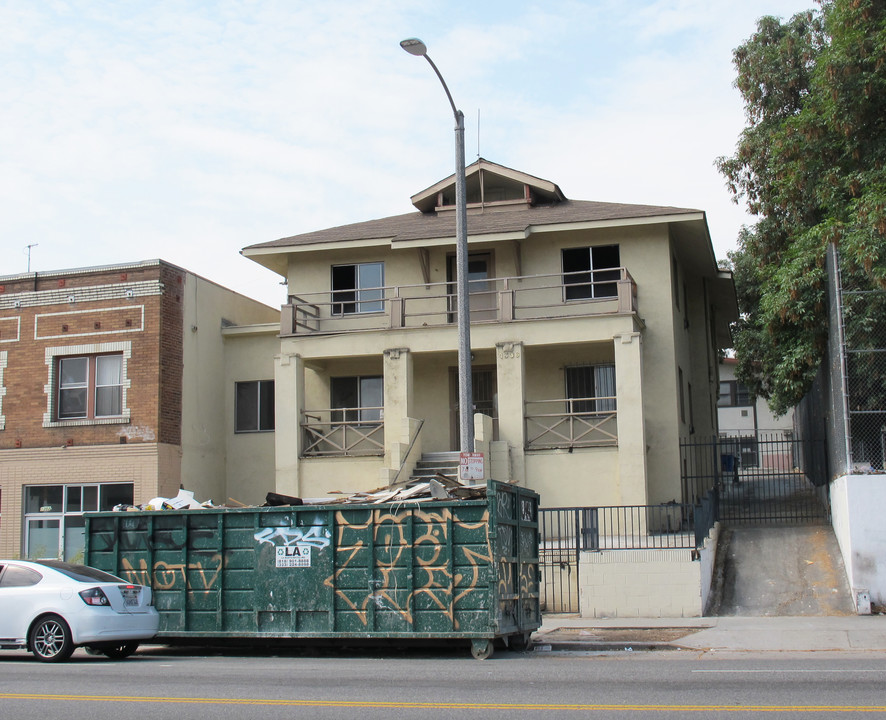 1306 W Temple St in Los Angeles, CA - Foto de edificio