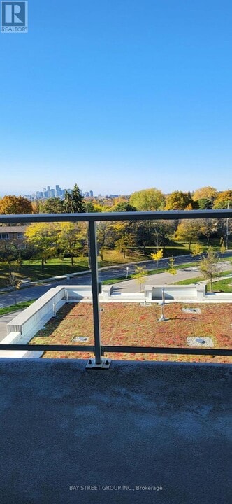 20 O'Neill Rd in Toronto, ON - Building Photo