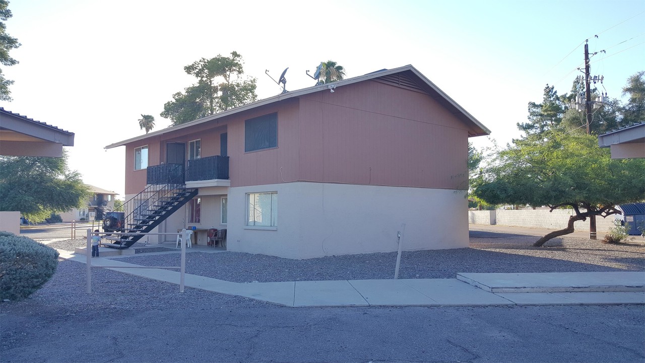 1136 W Dragoon Cir-Unit -1136 in Mesa, AZ - Building Photo