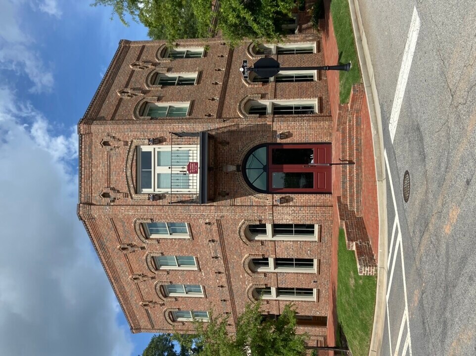 15 Barnes St, Unit 2A in Senoia, GA - Building Photo