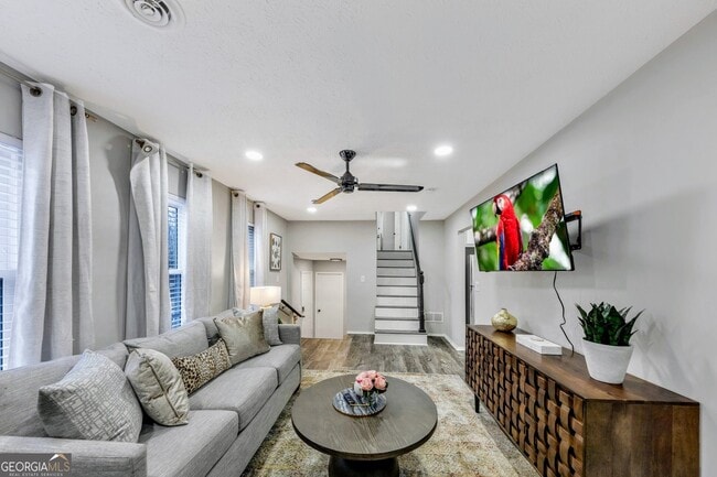 property at 3715 Clearwater Dr